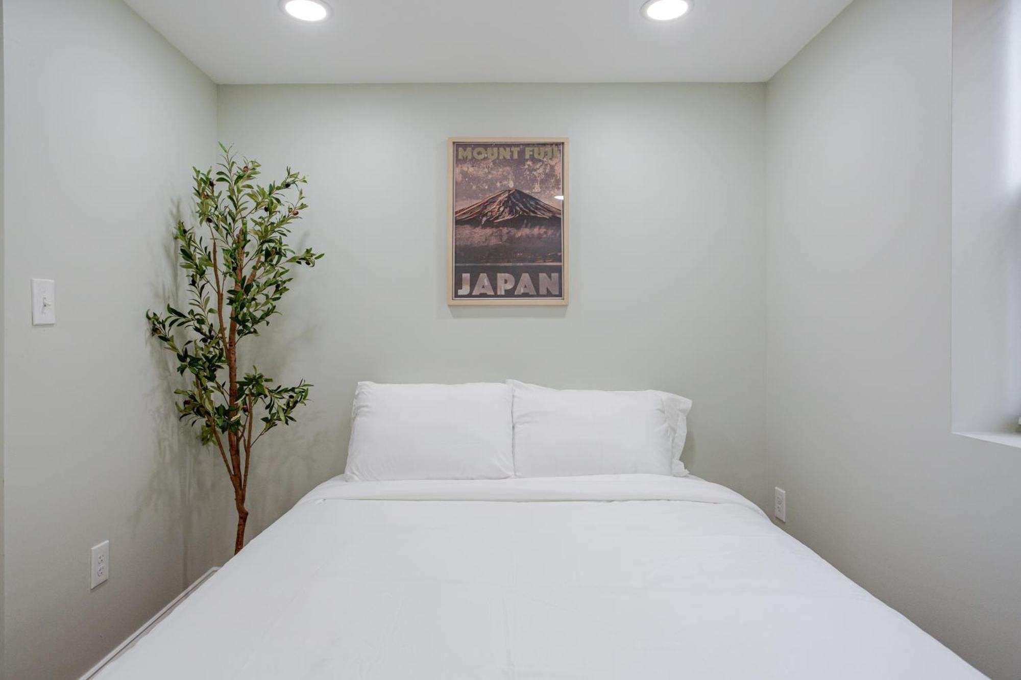 Stylish In Center City, French-japanese & Minimalist Vibes Philadelphie