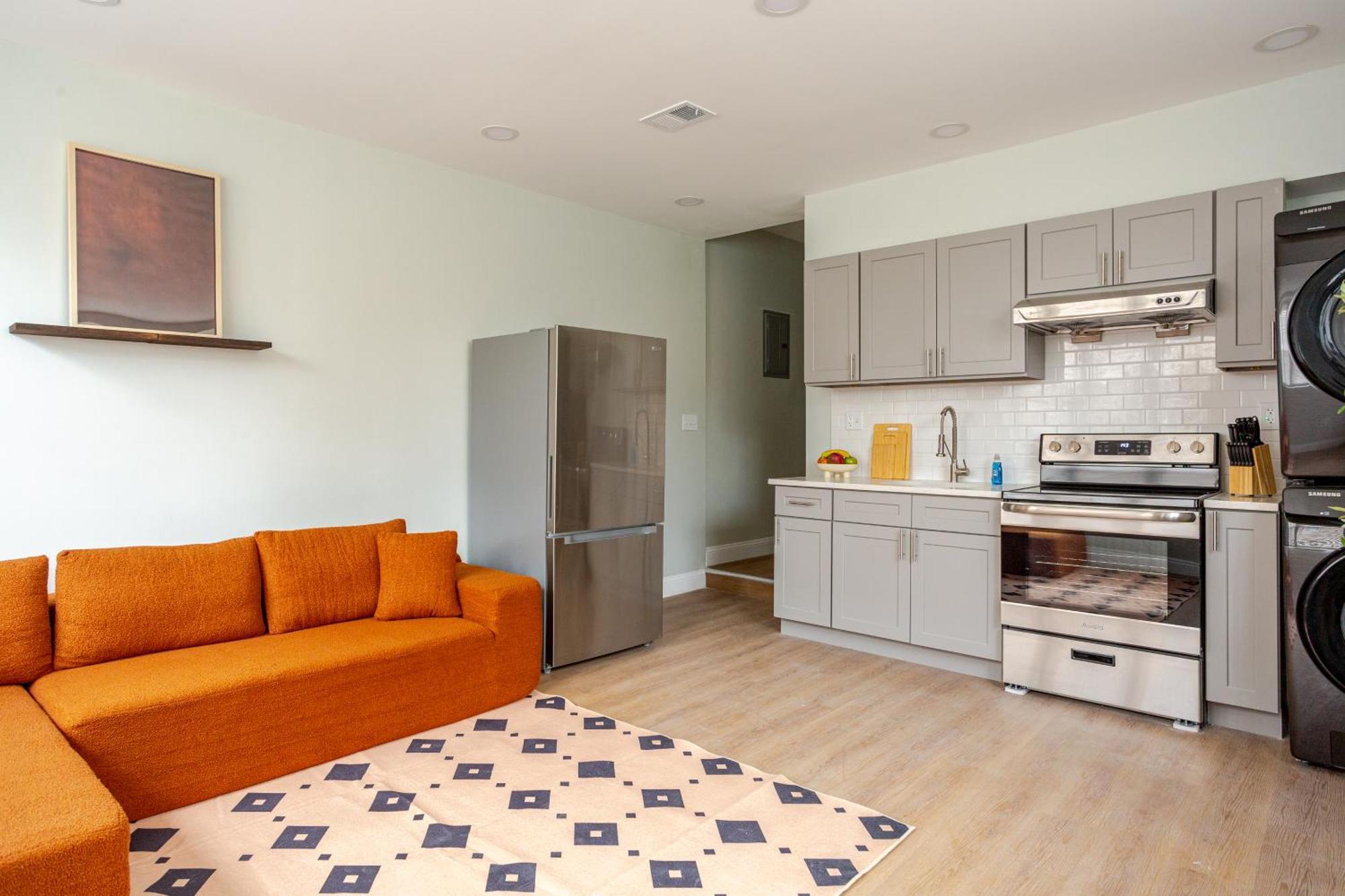 Appartement Stylish In Center City, French-japanese & Minimalist Vibes