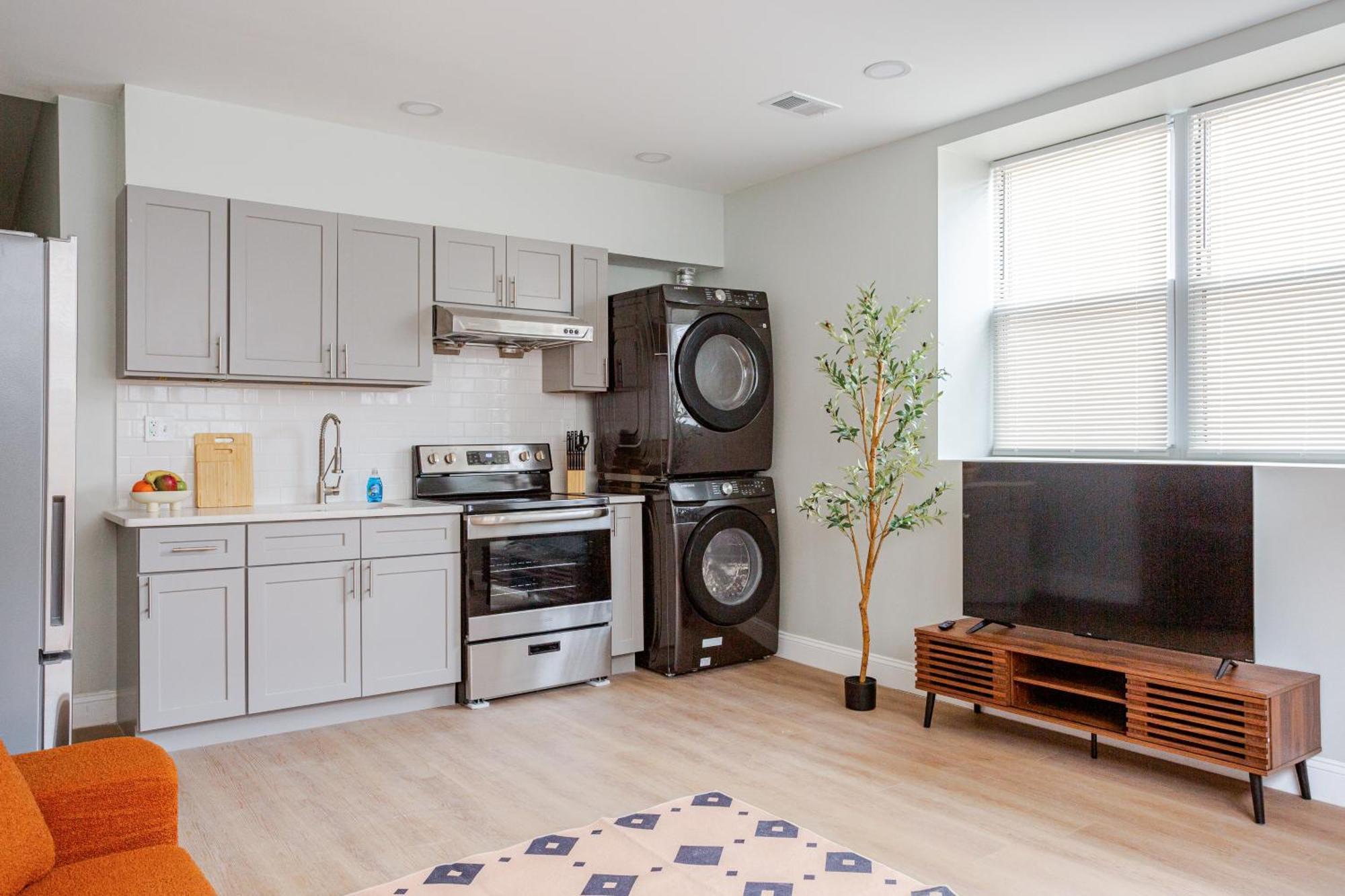 Stylish In Center City, French-japanese & Minimalist Vibes * Philadelphie